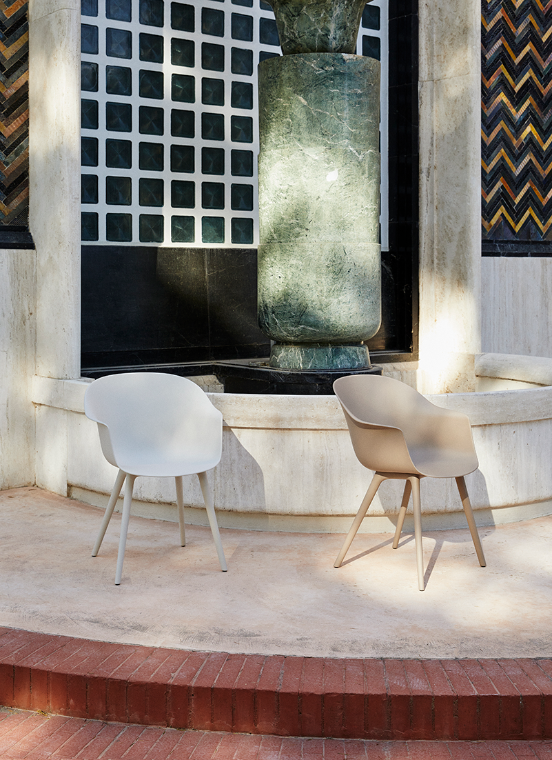 GUBI Bat Dining Chair - Thumbnail 3