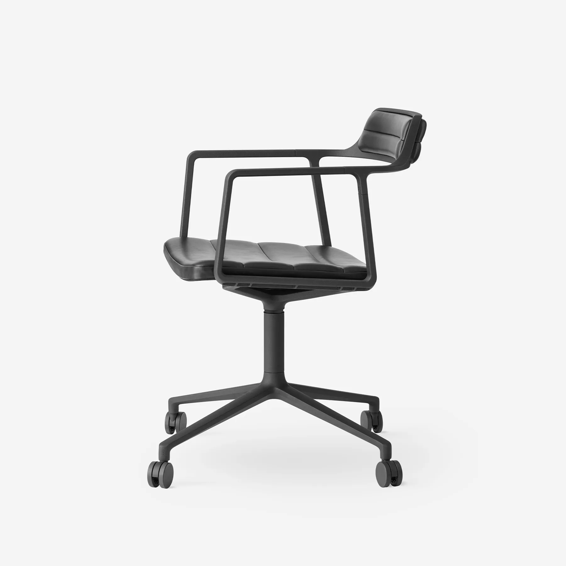 Vipp Swivel Chair | 452, Black/Black frame, Castors
