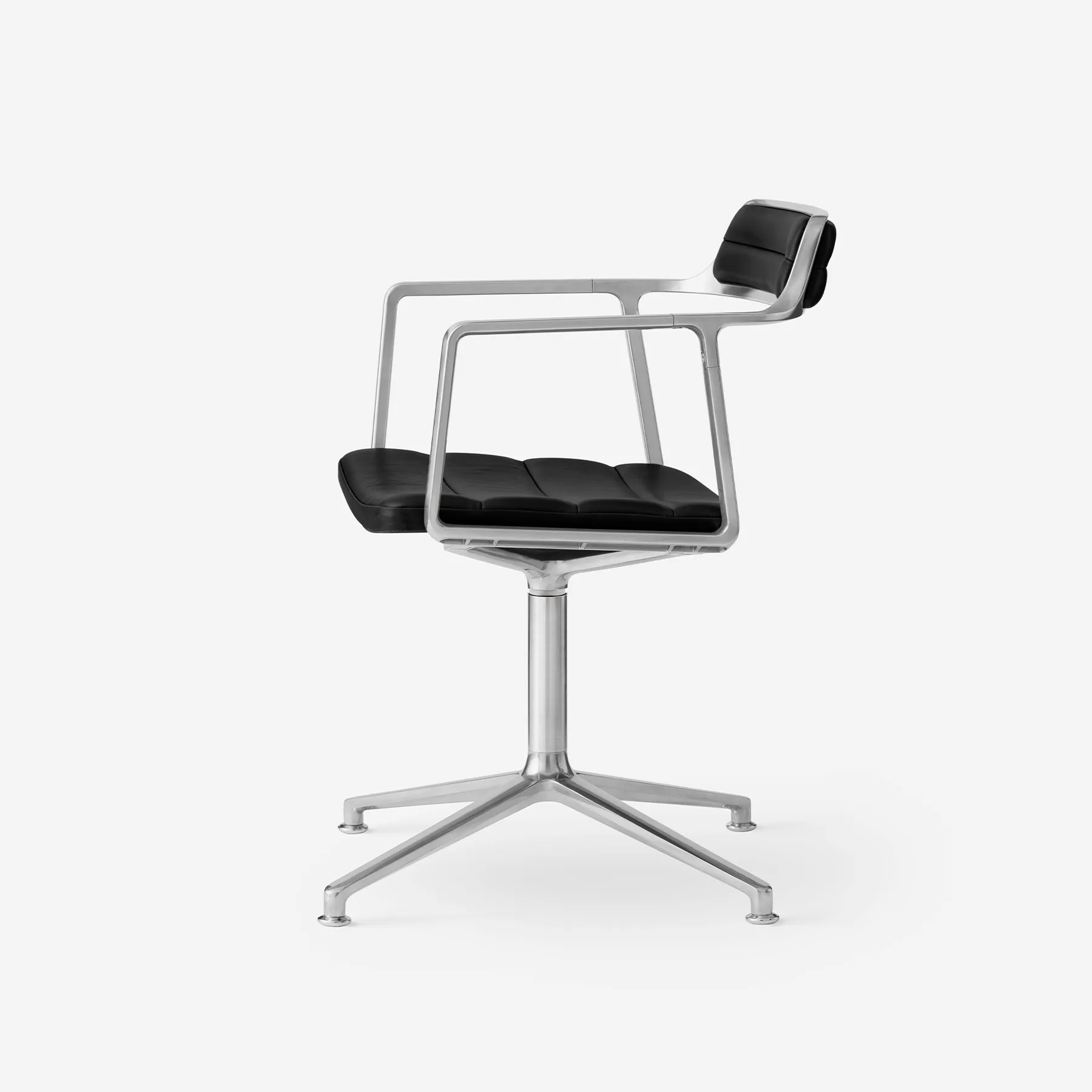 Vipp Swivel Chair | 452, Black, Gliders