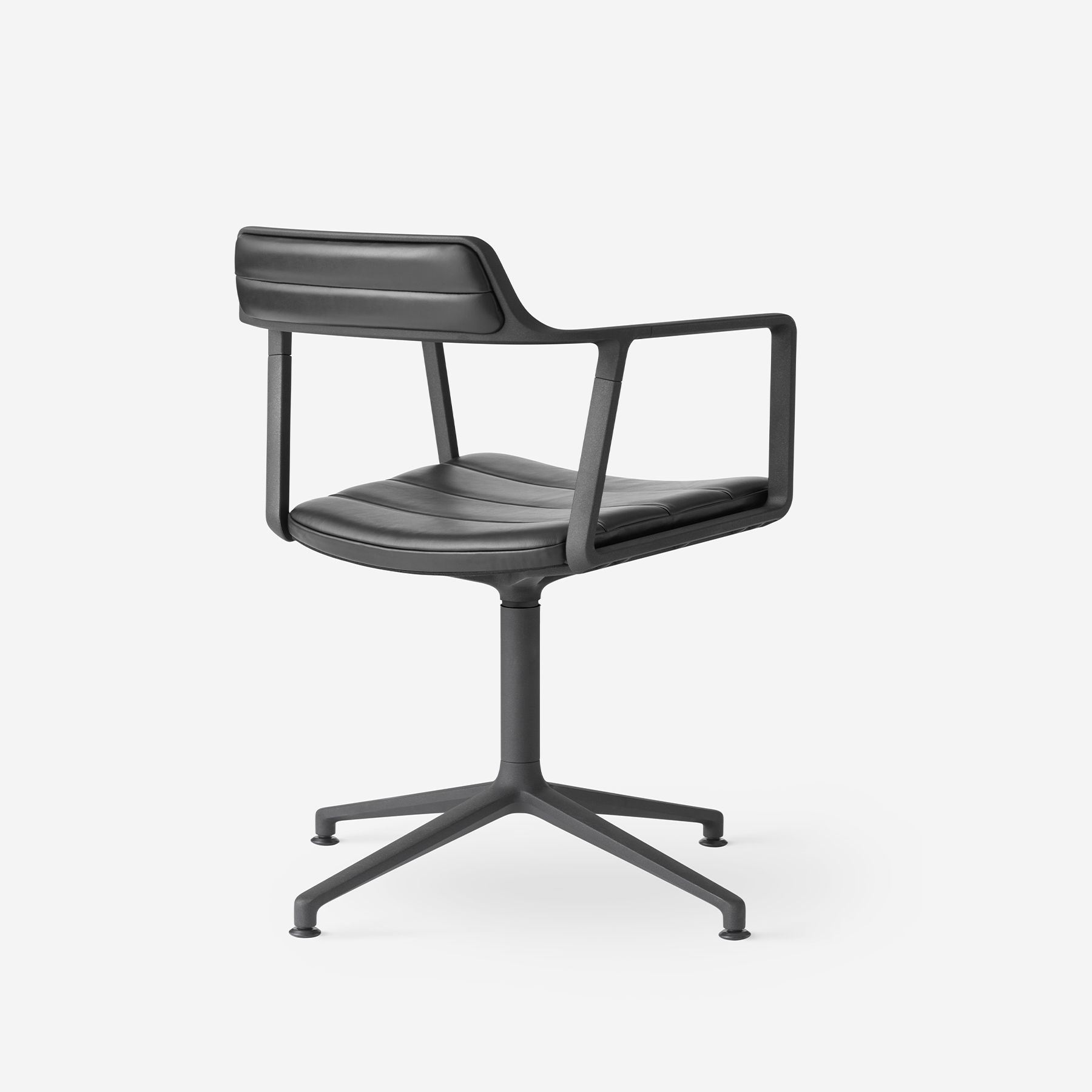 Vipp Swivel Chair | 452 - vipp452 - Black/Black frame, Gliders