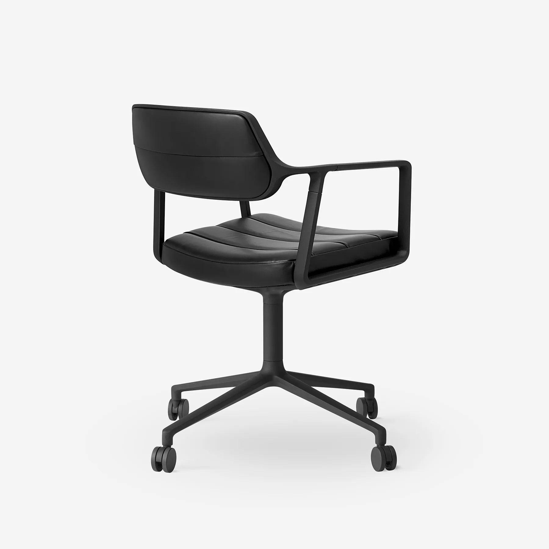 Vipp Swivel Chair | 453 - vipp453 - Black/Black frame, Castors