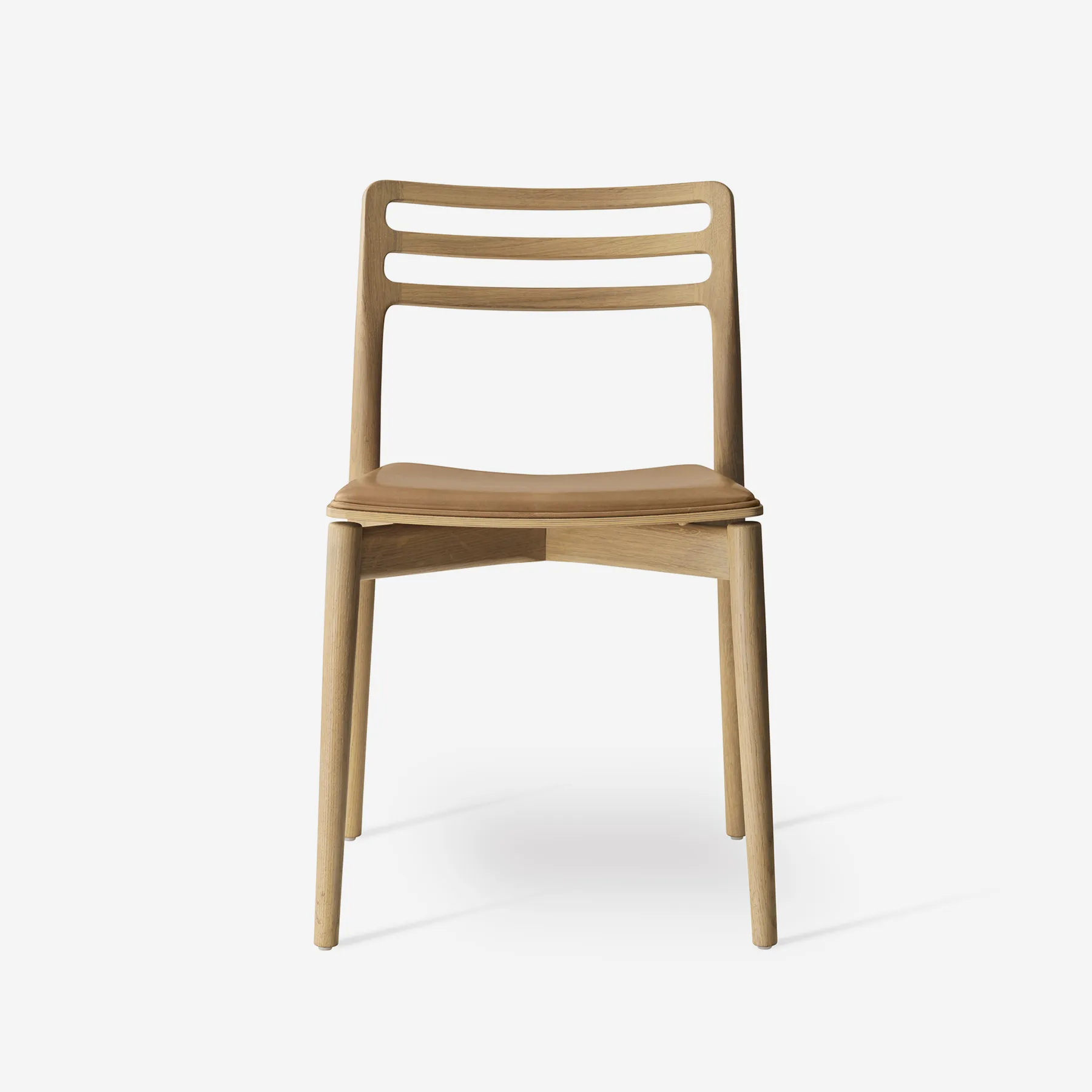 Vipp Cabin Chair - vipp481 - Light oak w/camel leather