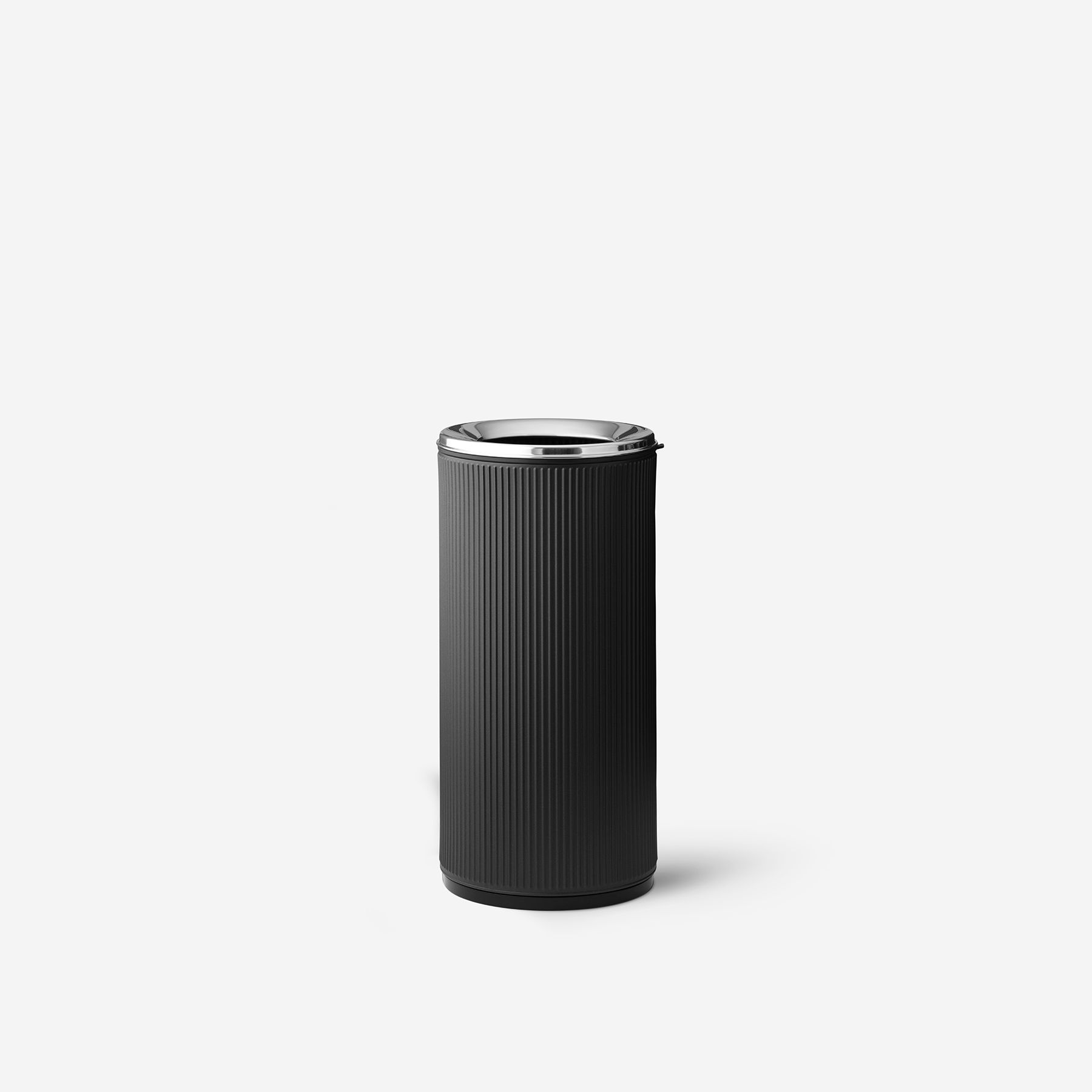 Vipp Open Top Bin 22 L / 6 Gal - vipp18 - Black/Polished lid