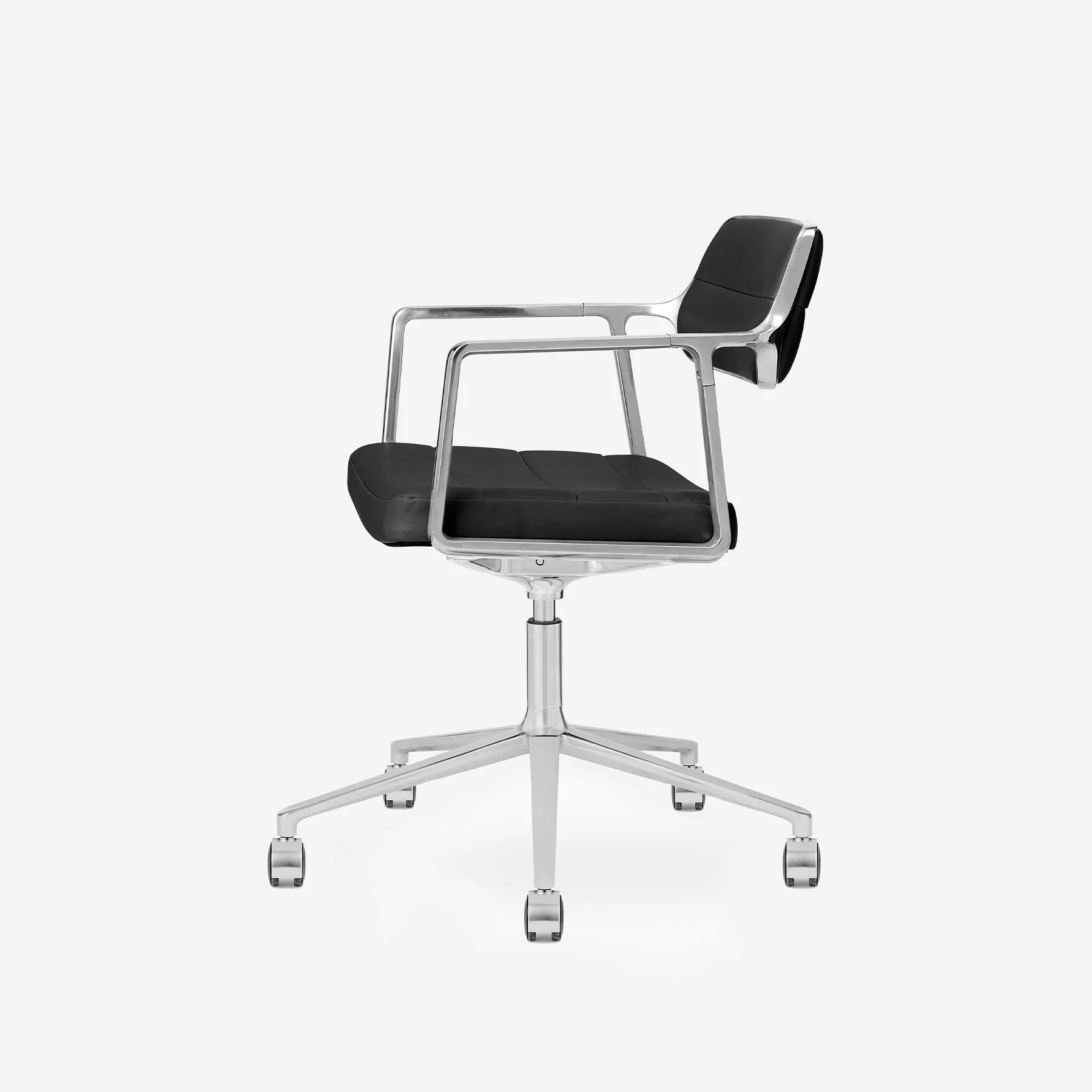 Vipp Swivel Chair | 453+, Black, Castors