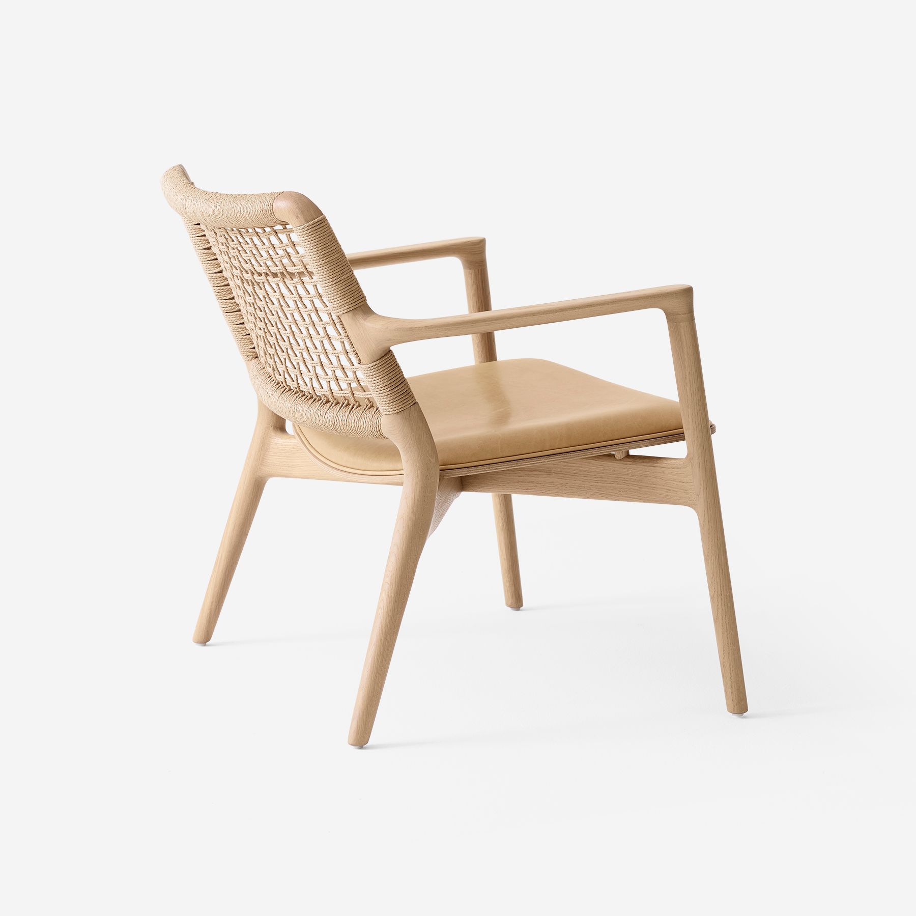 Vipp Cabin Lounge Chair - vipp488 - Light oak w/camel leather