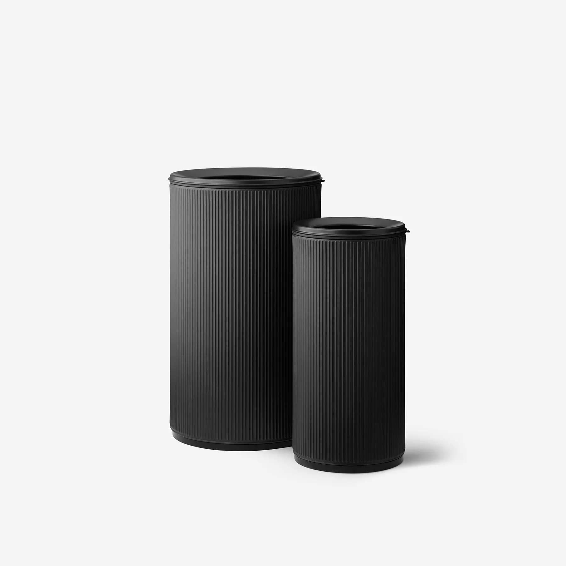 Vipp Open Top Bin 22 L / 6 Gal - vipp18 - Black/Black lid