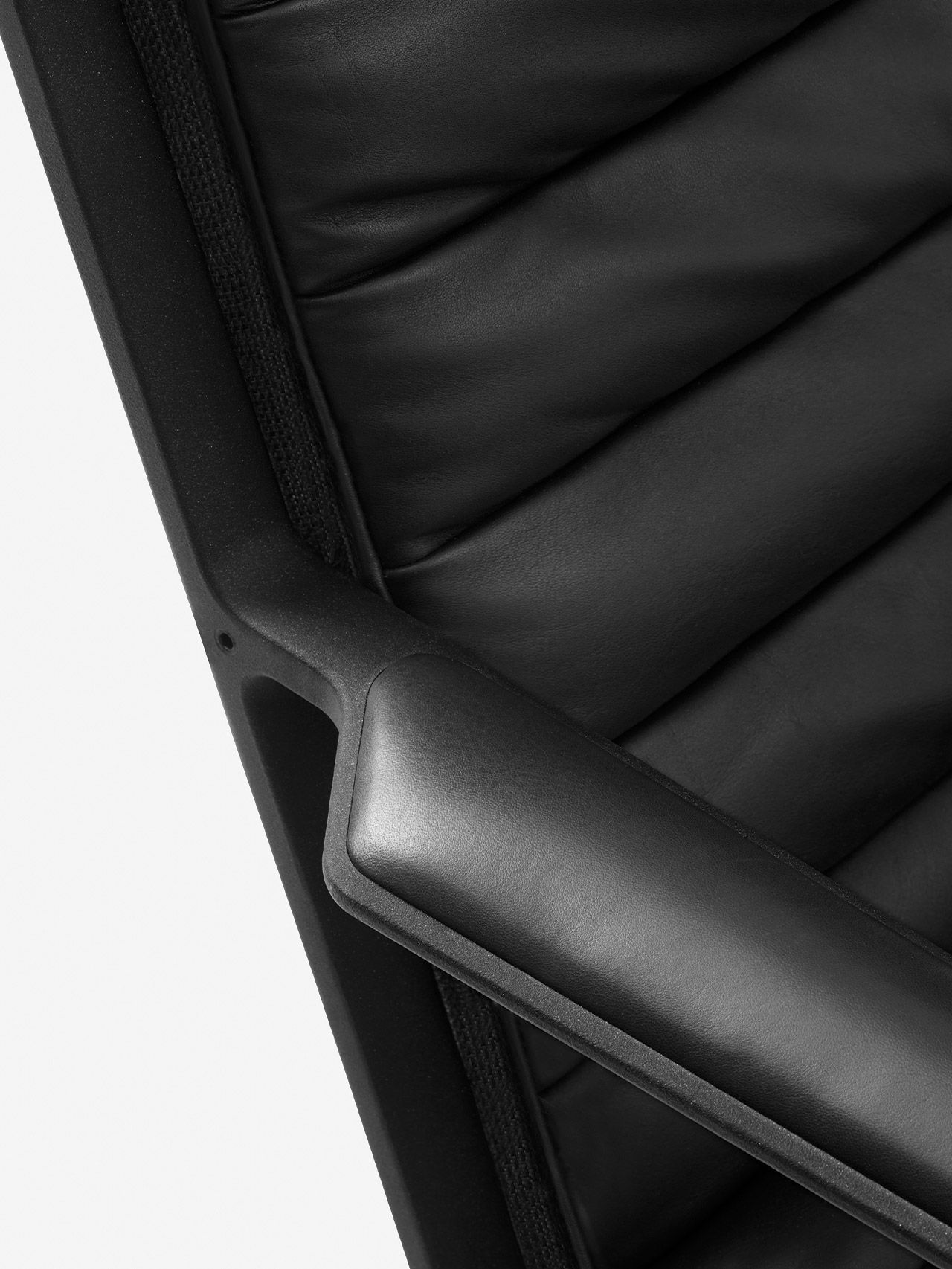 Vipp Lounge Chair - vipp456 - Black