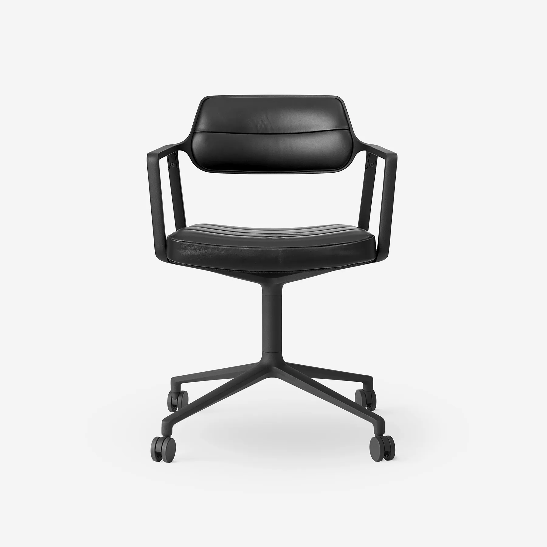 Vipp Swivel Chair | 453 - vipp453 - Black/Black frame, Castors
