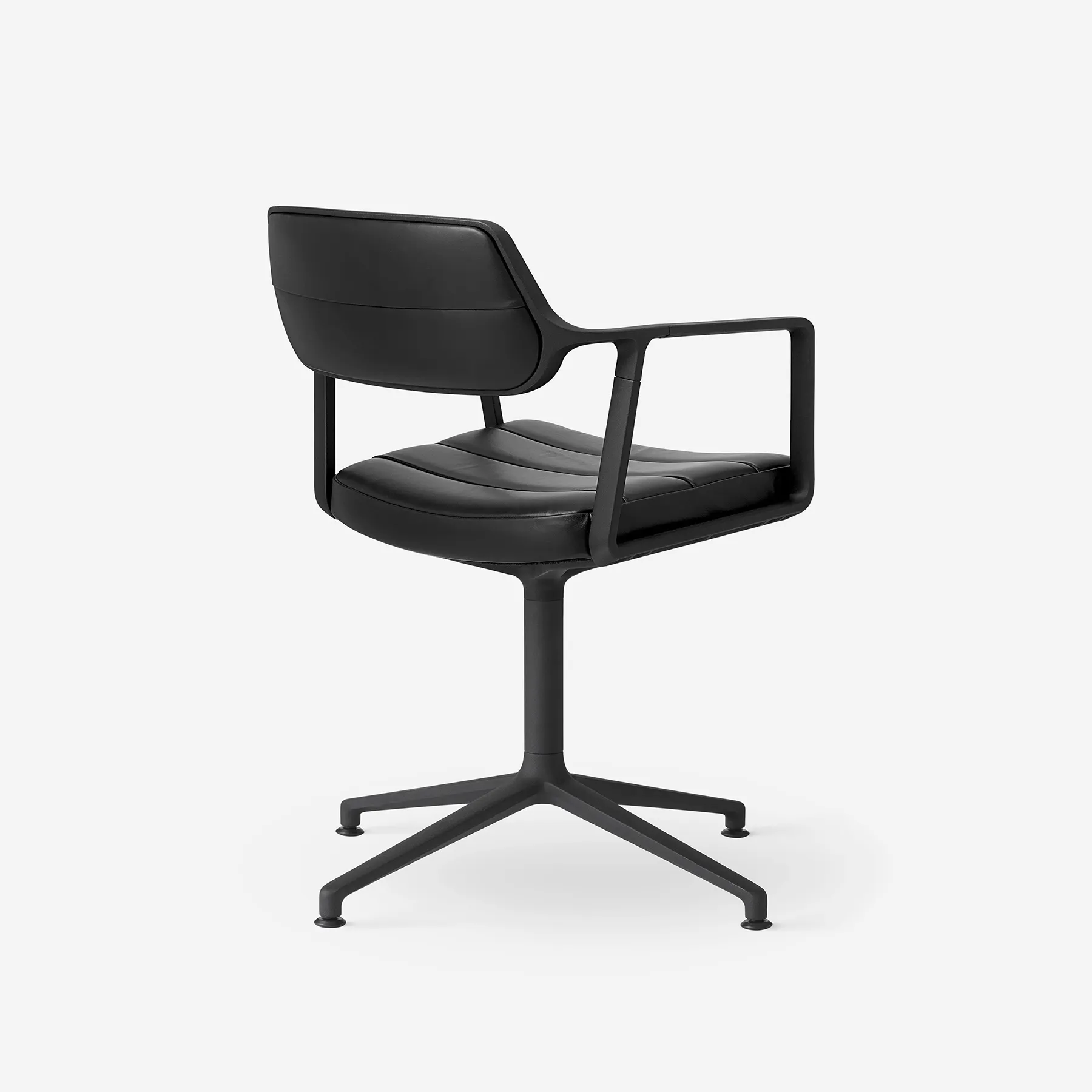 Vipp Swivel Chair | 453 - vipp453 - Black/Black frame, Gliders