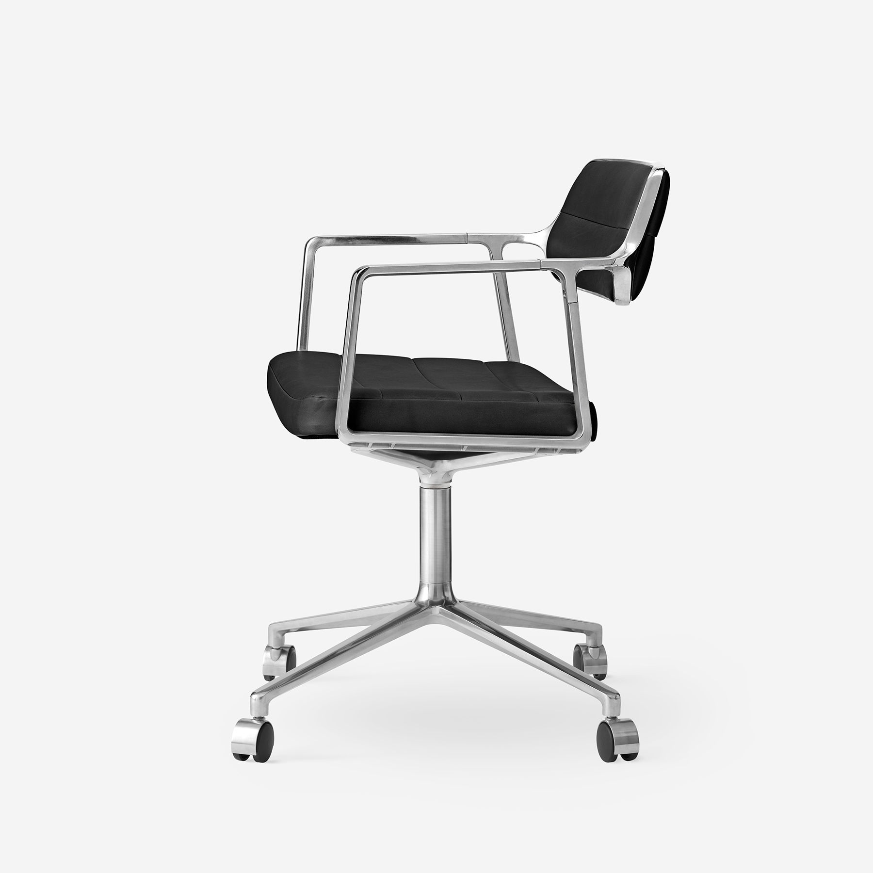 Vipp Swivel Chair | 453 - vipp453 - Black, Castors