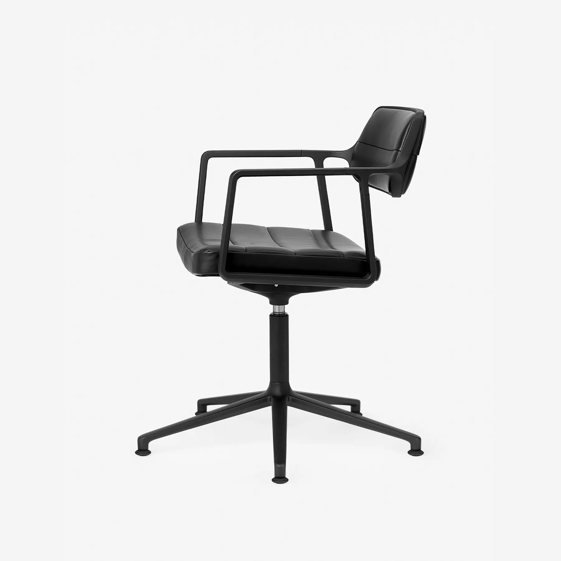 Vipp Swivel Chair | 453+, Black/Black frame, Gliders
